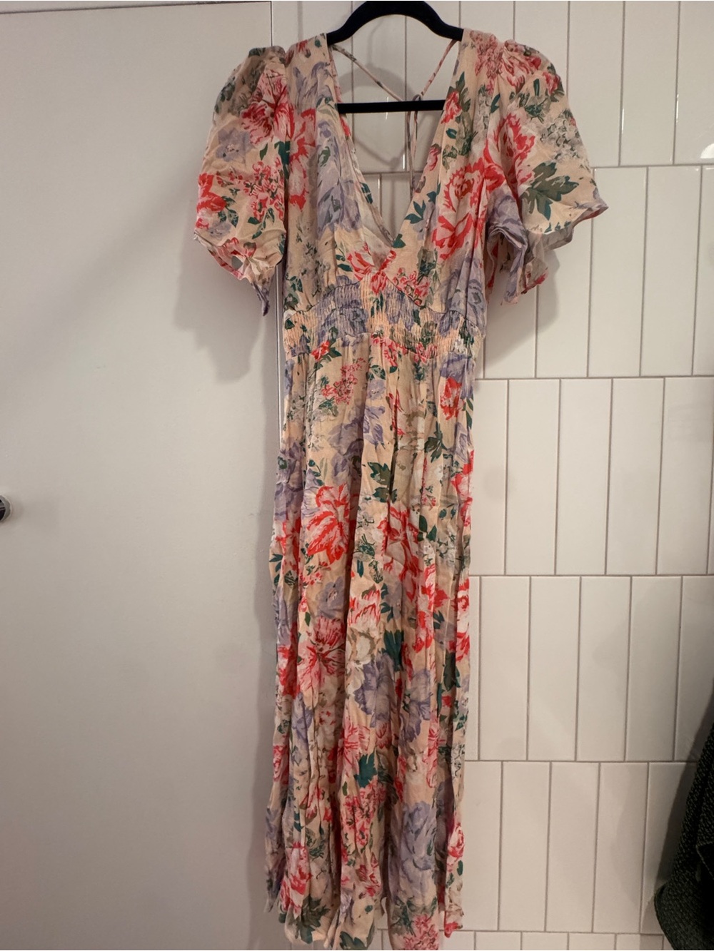 Kivari Cream Floral V-Neck Maxi Dress with Puff Sleeves